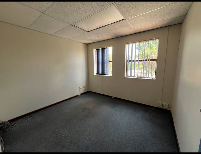 192M² BUSINESS TO LET IN WELTEVREDEN PARK